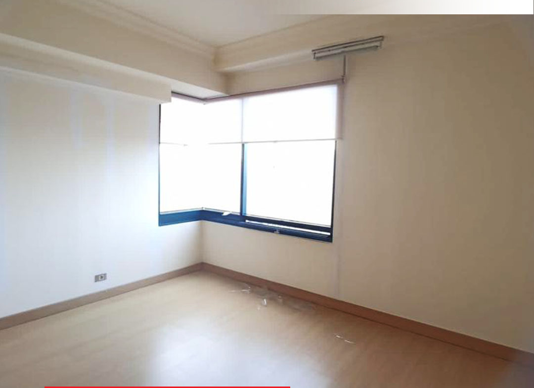 Kondisi Semi Furnished 2 Bed Mid Floor di Taman Anggrek Condominium