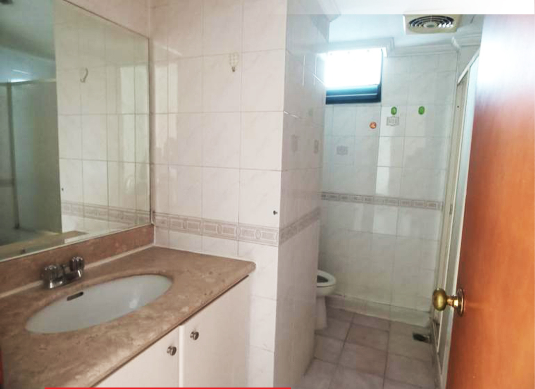 Fully Furnished 3 Bedroom, Lantai Tengah, Taman Anggrek Condominium