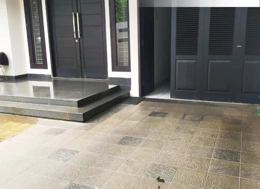 Rumah di Jl. Puri Indah Raya, Kembangan, Jakarta Barat