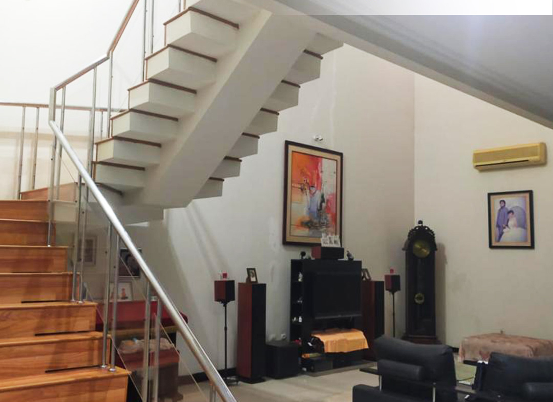 Rumah di Jl. Puri Indah Raya, Kembangan, Jakarta Barat