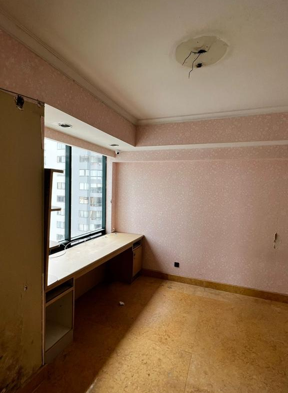 3 bed combine unit – middle floor – total renovation