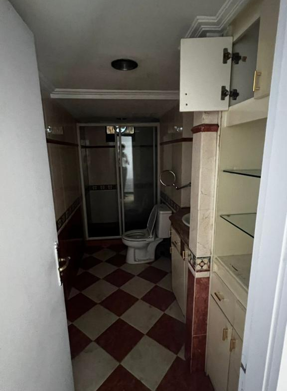 3 bed combine unit – middle floor – total renovation
