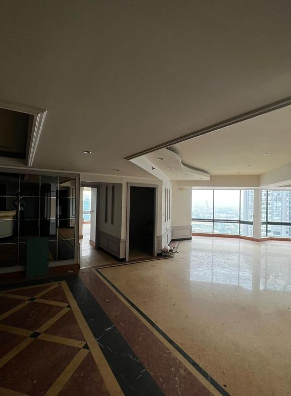 3 bed combine unit – middle floor – total renovation