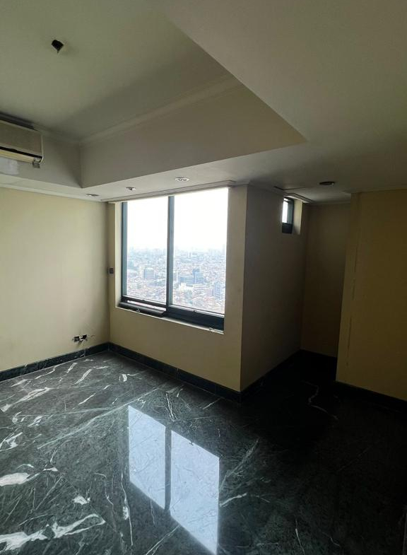 3 bed combine unit – middle floor – total renovation