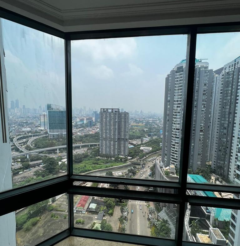 3 bed combine unit – middle floor – total renovation