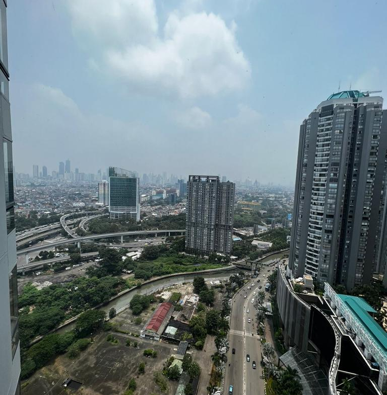3 bed combine unit – middle floor – total renovation