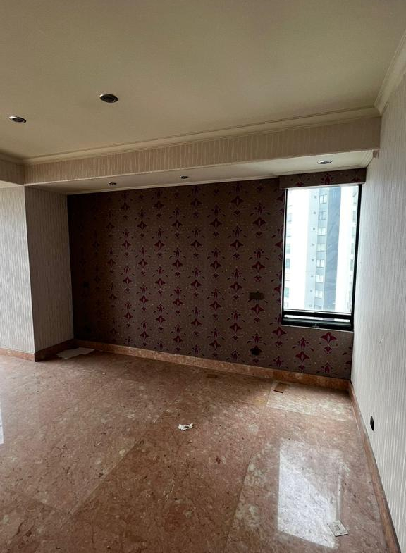 3 bed combine unit – middle floor – total renovation