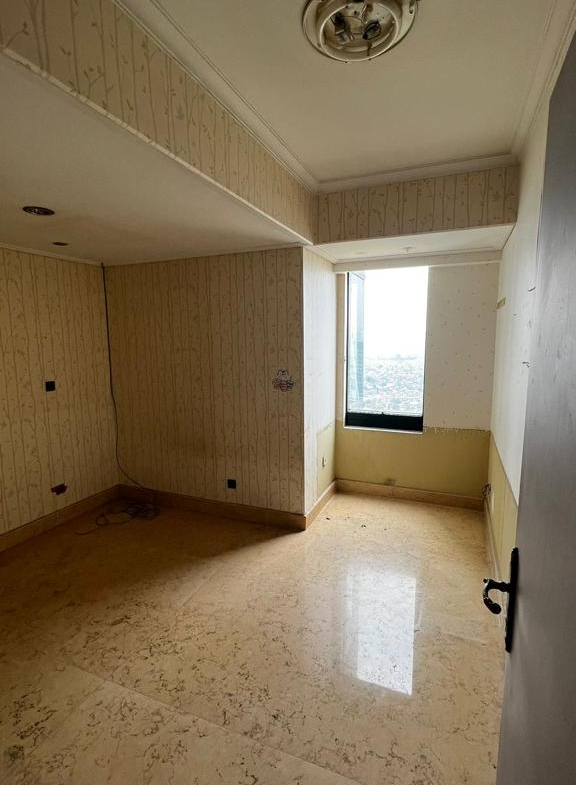 3 bed combine unit – middle floor – total renovation