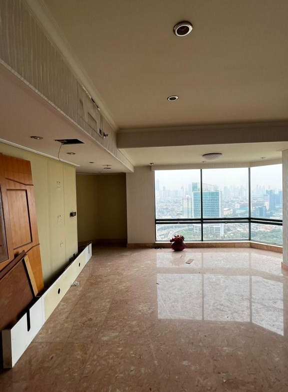 3 bed combine unit – middle floor – total renovation