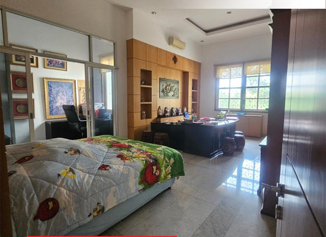 Intercon Rumah Mewah 3 Lantai Taman Kebon Jeruk, Jakarta Barat