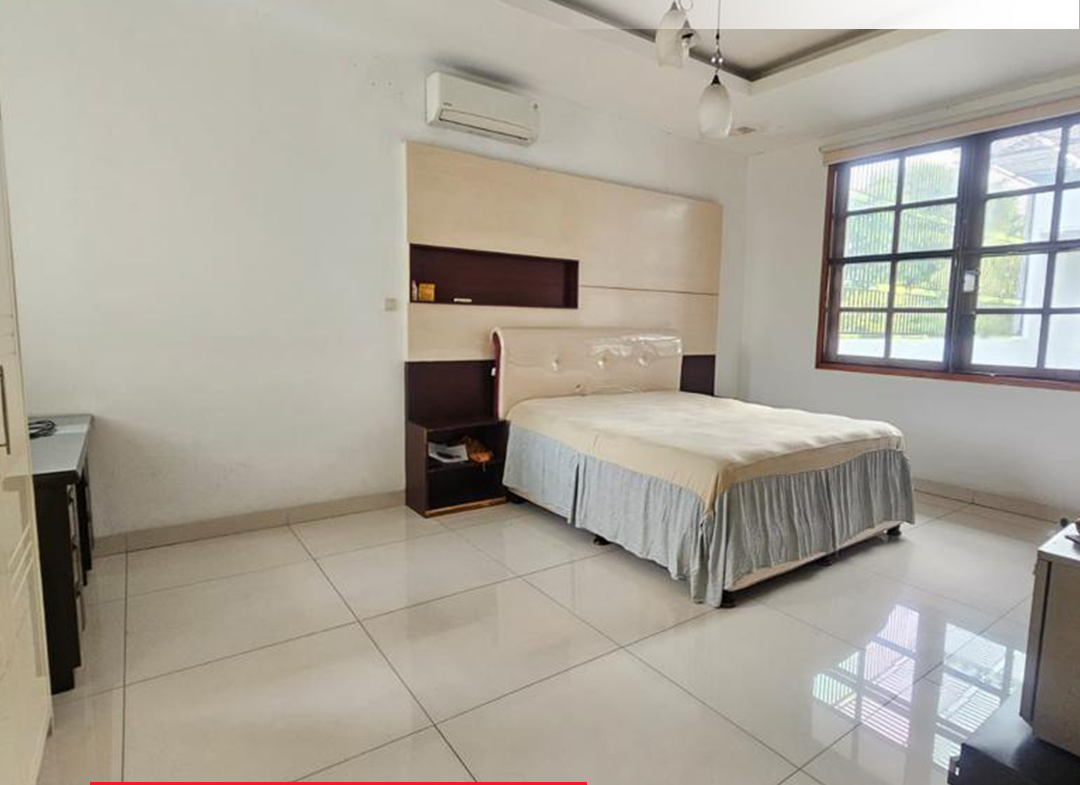 Intercon Rumah Mewah 3 Lantai Taman Kebon Jeruk, Jakarta Barat