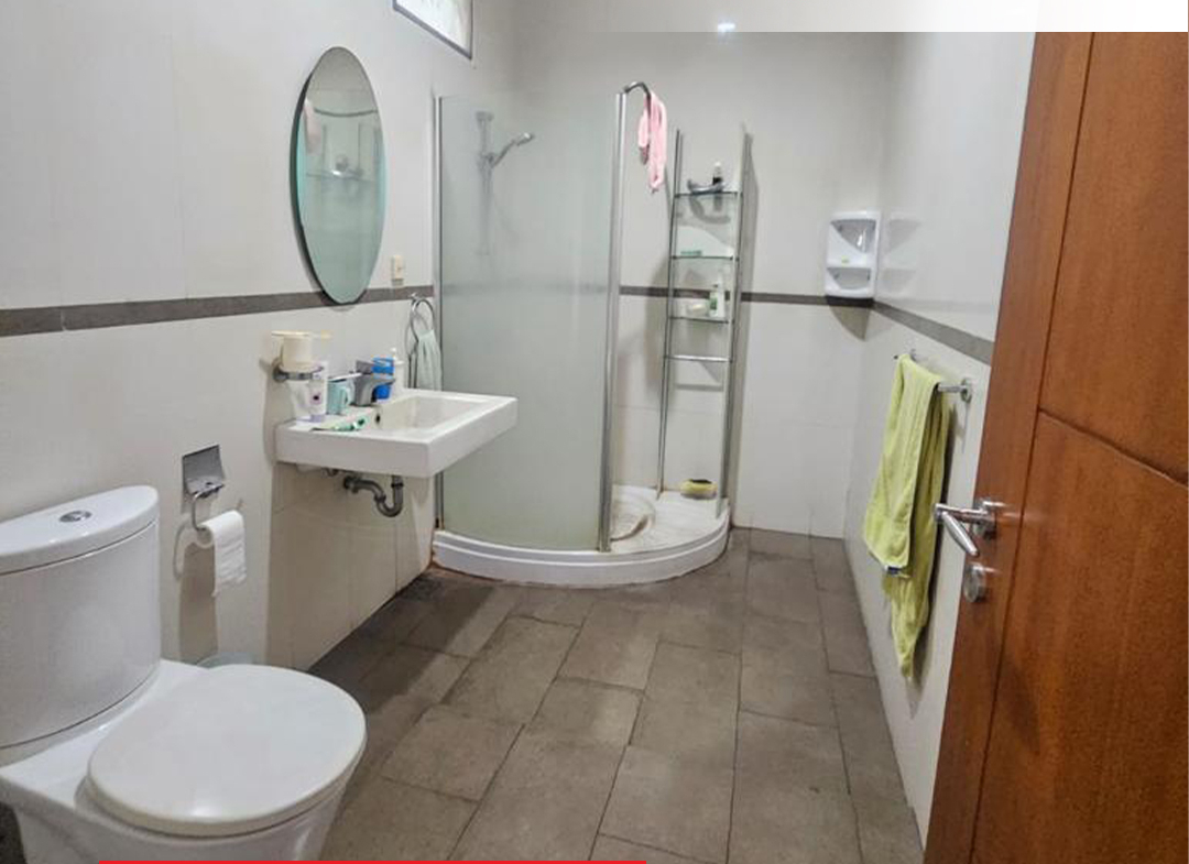Intercon Rumah Mewah 3 Lantai Taman Kebon Jeruk, Jakarta Barat