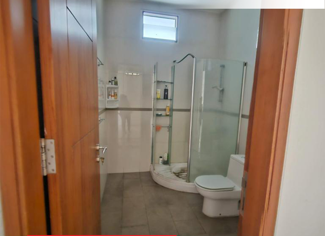 Intercon Rumah Mewah 3 Lantai Taman Kebon Jeruk, Jakarta Barat