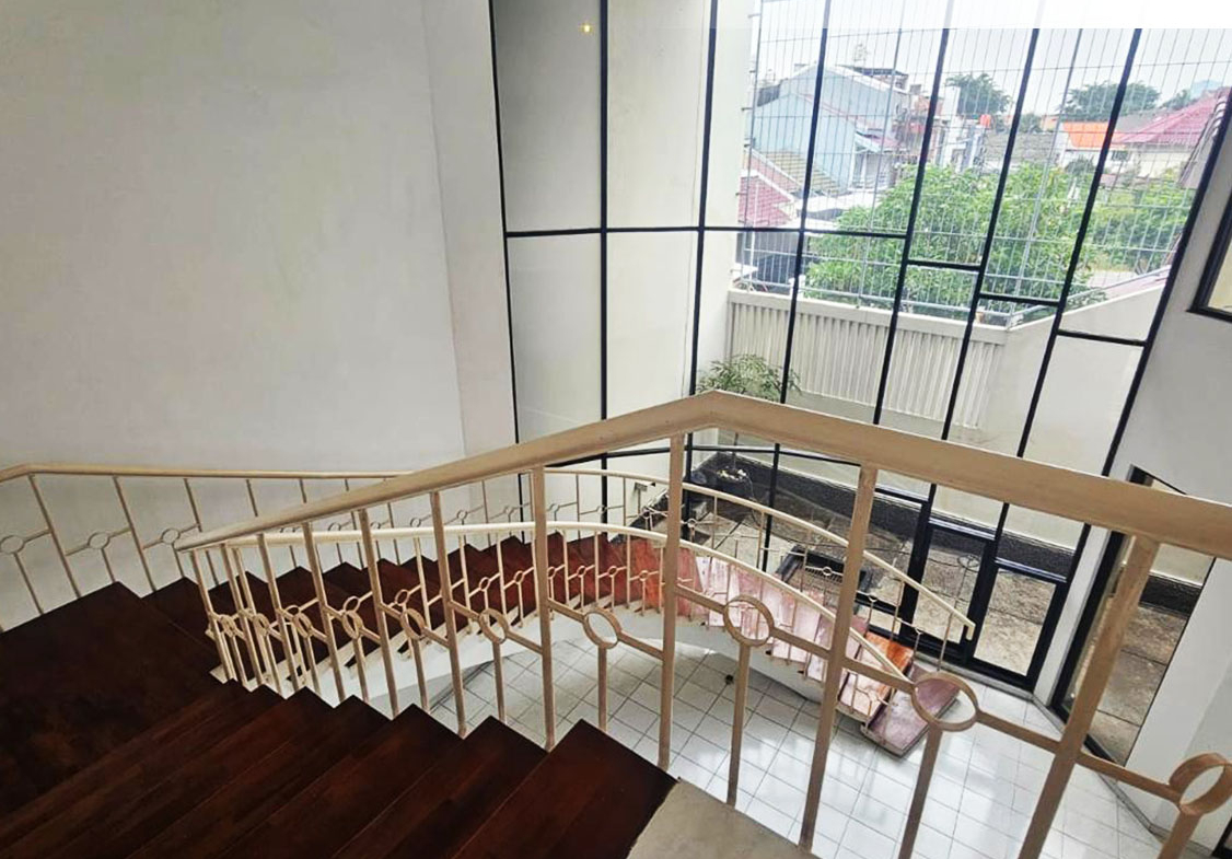 Rumah 2 Lantai Jl. Kedoya Angsana Raya, Kebon Jeruk, Jakarta Barat