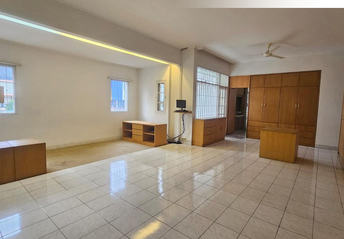 Rumah 2 Lantai Jl. Kedoya Angsana Raya, Kebon Jeruk, Jakarta Barat