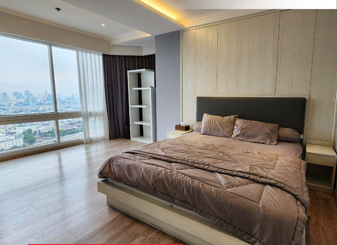 Taman Anggrek Condominium Good Condition Fully Furnished 3 Bed, Middle Floor