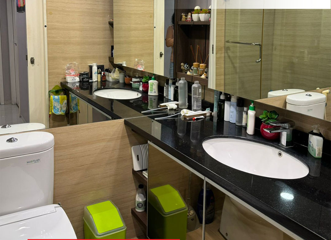 Sangat Luas 264 sqm, 4 Bedrooms, Semi Furnished, High Floor