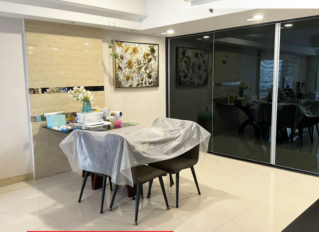 Sangat Luas 264 sqm, 4 Bedrooms, Semi Furnished, High Floor