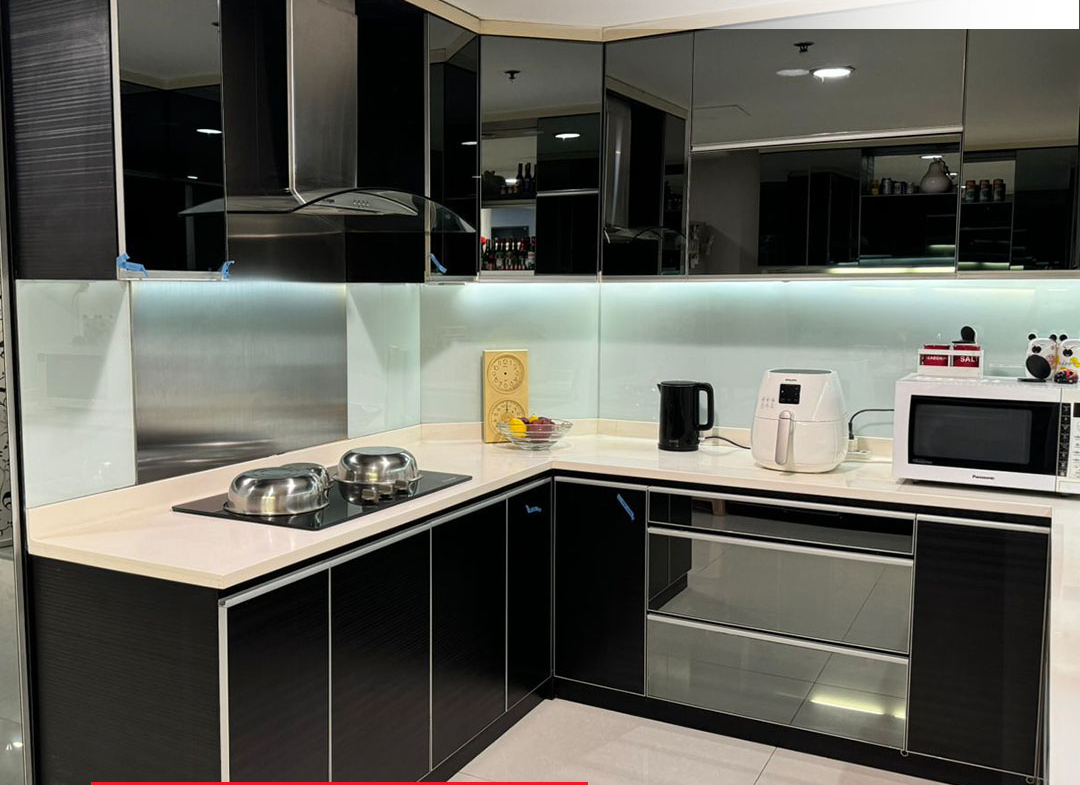 Sangat Luas 264 sqm, 4 Bedrooms, Semi Furnished, High Floor