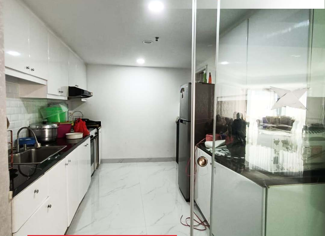 Fully Furnished 3 Bedroom 146sqm, Pool View, Taman Anggrek Condominium