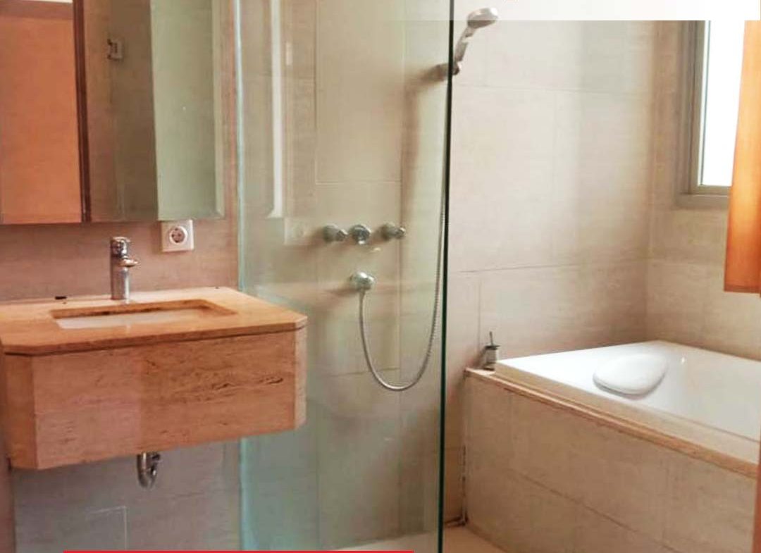 Disewa Taman Anggrek Residences Semi Furnished, 3 Bedroom, High Floor