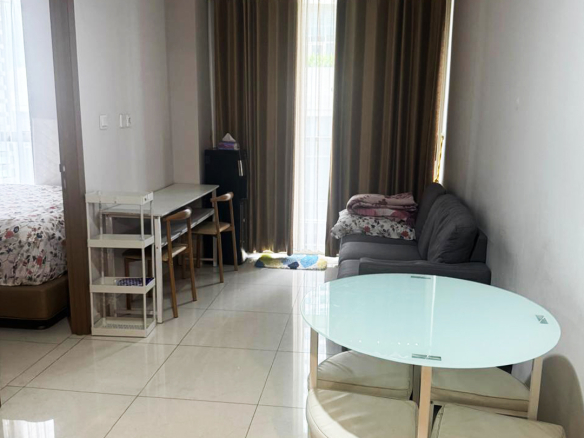 Disewa Taman Anggrek Residences Fully Furnished, 1 Bedroom, Low Floor, Pool View
