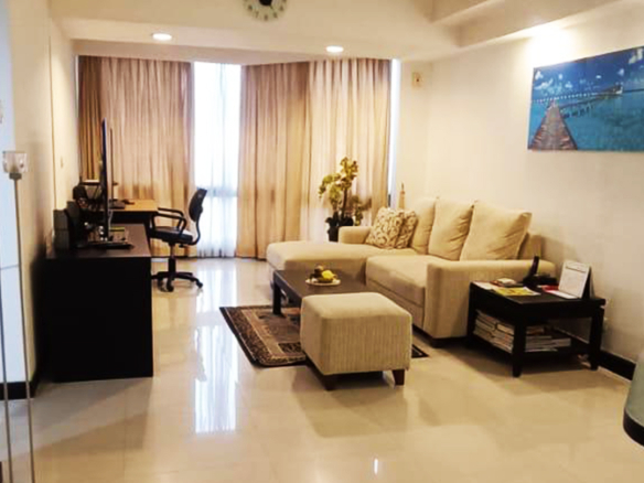 Dijual Semi Furnished, Taman Anggrek Condominium, 2 Bedroom, Middle Floor