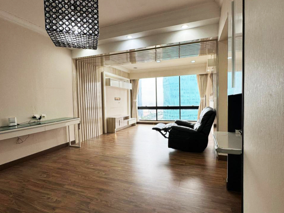 Dijual Semi Furnished, 2 Bedroom, High Floor, Taman Anggrek Condominium