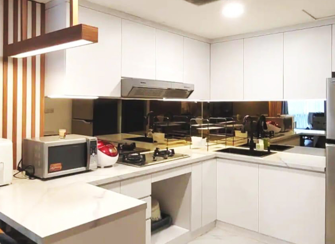 Dijual Fully Furnished, Taman Anggrek Condominium, 2 Bedroom 88m2, Low Floor