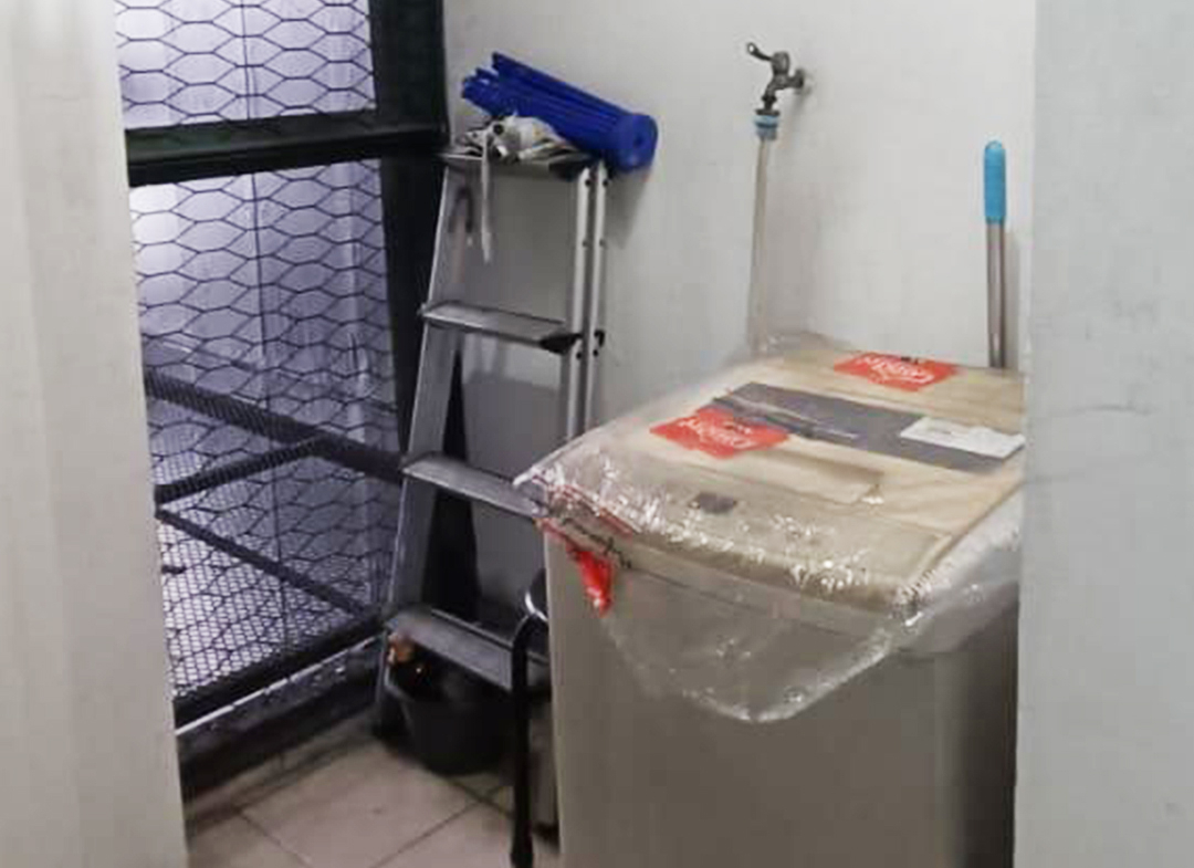 Dijual Semi Furnished, Taman Anggrek Condominium, 2 Bedroom, Middle Floor