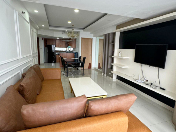 Disewa Fully Furnished, Taman Anggrek Condominium 2 Bed, Middle Floor