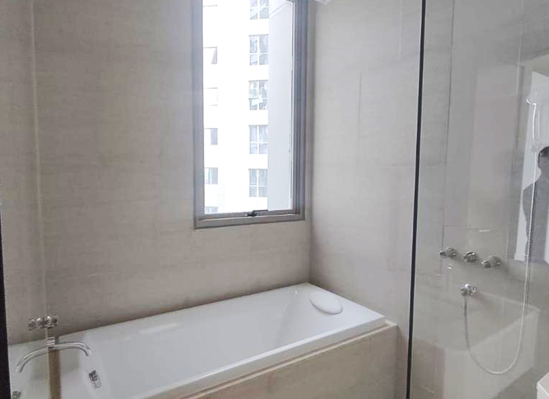 Dijual Taman Anggrek Residences, Semi Furnished 3 Bedroom, Pool View