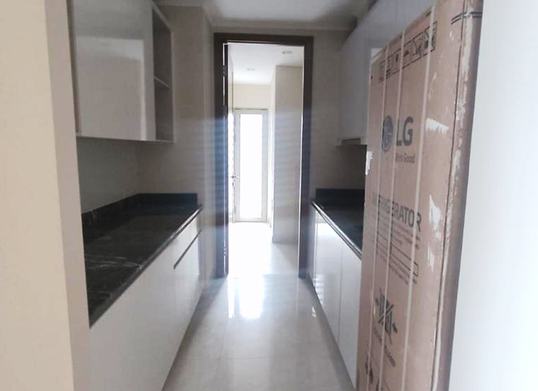 Dijual Taman Anggrek Residences, Semi Furnished 3 Bedroom, Pool View