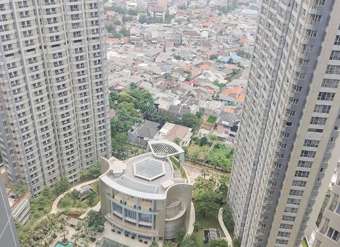 Dijual Taman Anggrek Residences, Semi Furnished 3 Bedroom, Pool View