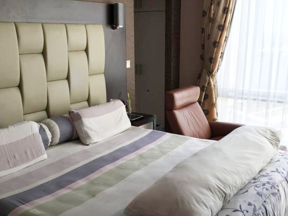 Disewa Taman Anggrek Condominium 3 Bedroom, Fully Furnished, City Floor