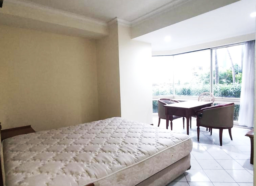 Dijual Cepat!! Taman Anggrek Condominium 6 Bedroom, Semi Furnished, Low Floor