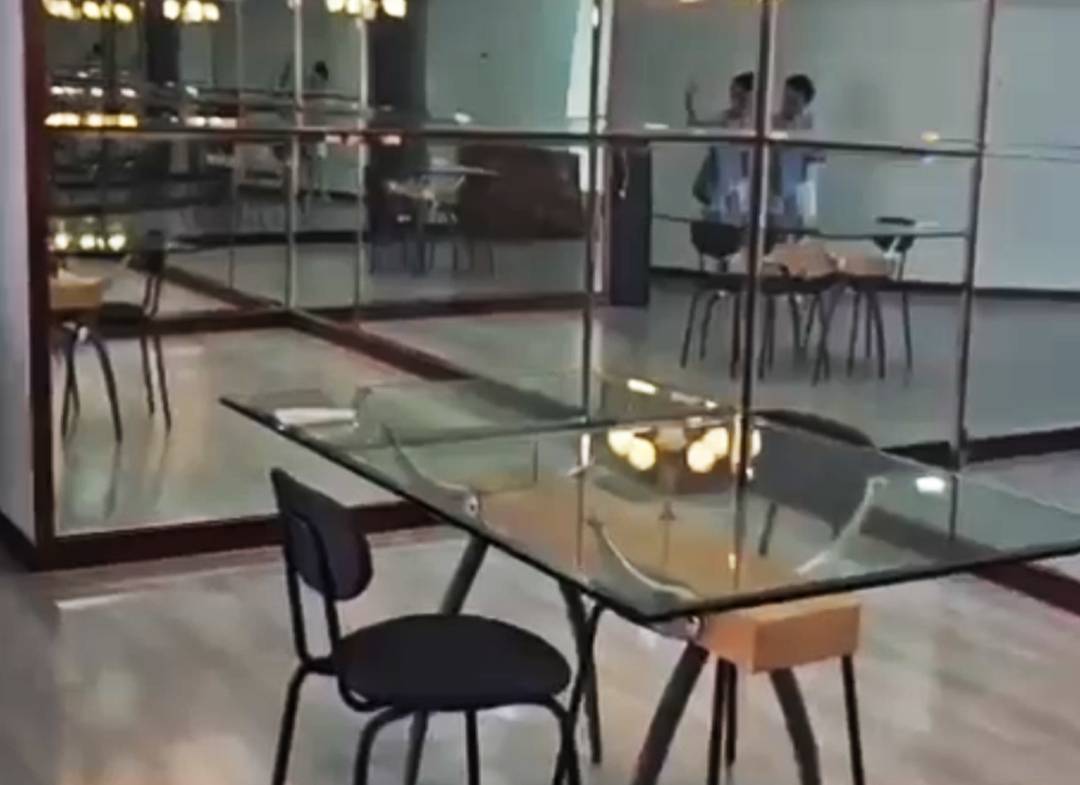 Disewa Semi Furnished, Taman Anggrek Condominium, 2 Bed, Middle Floor