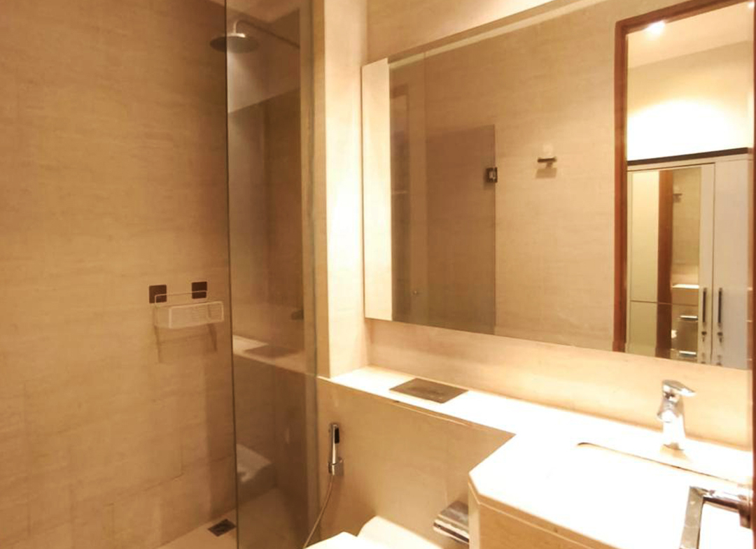 Sewa Fully Furnished Taman Anggrek Residences 2 Bed + 1, 99sqm = 135juta/tahun, Low Floor, Pool View