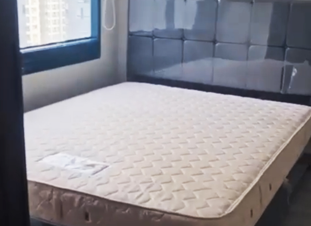 Disewa Semi Furnished, Taman Anggrek Condominium, 2 Bed, Middle Floor