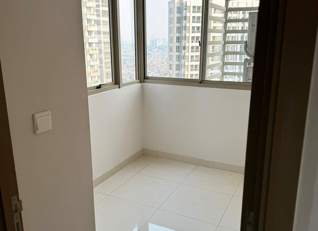 Taman Anggrek Residences Semi Furnished, 2 Bedroom, High Floor, Pool View