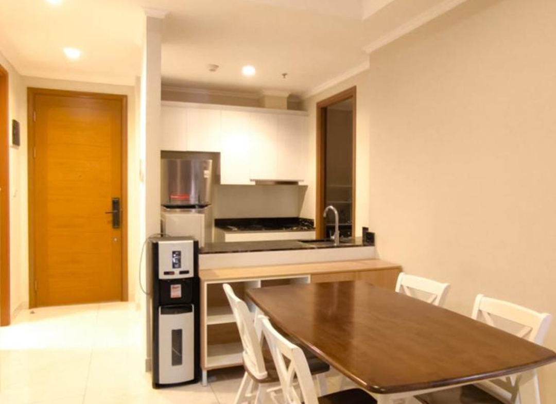 Sewa Fully Furnished Taman Anggrek Residences 2 Bed + 1, 99sqm = 135juta/tahun, Low Floor, Pool View