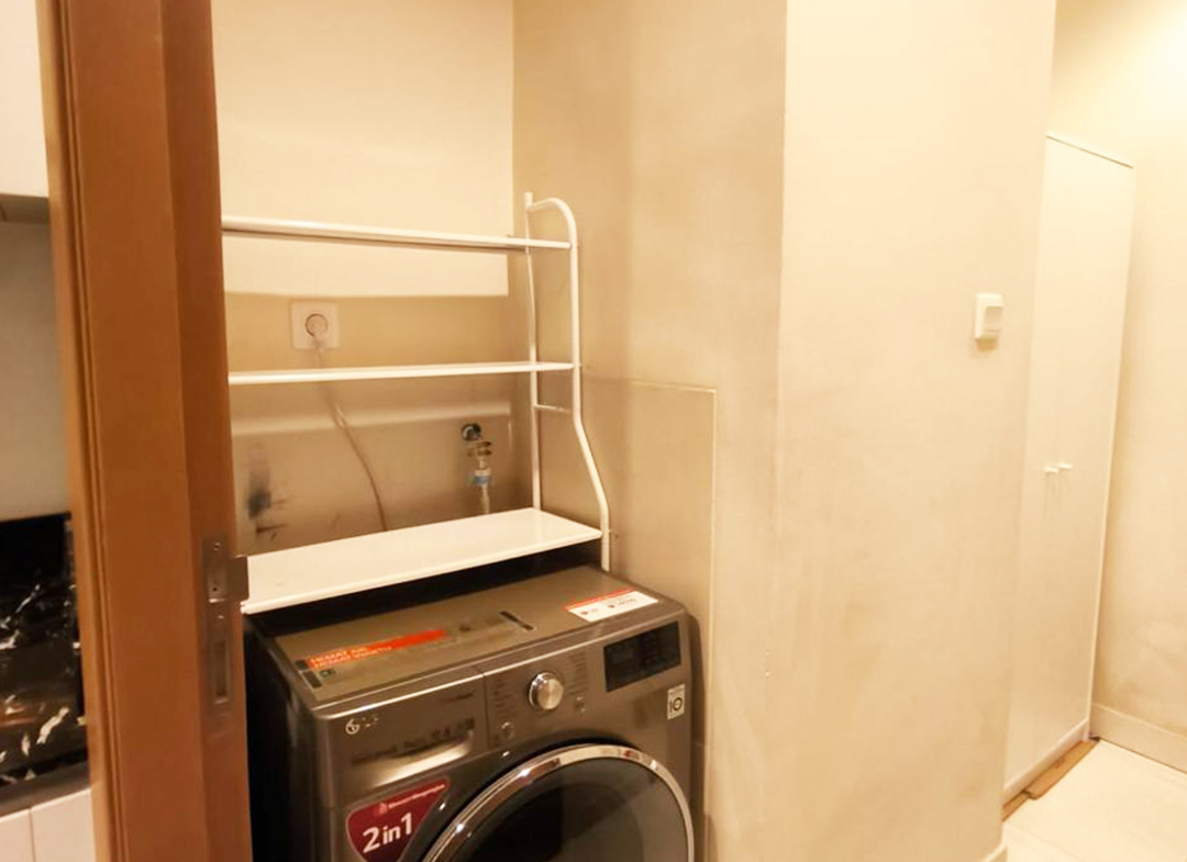 Sewa Fully Furnished Taman Anggrek Residences 2 Bed + 1, 99sqm = 135juta/tahun, Low Floor, Pool View