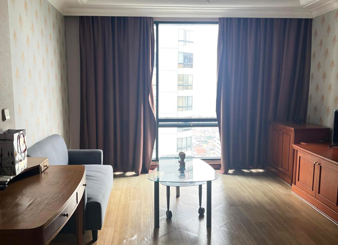 Fully Furnished 2 Bedroom, Taman Anggrek Condominium, Lantai Tengah
