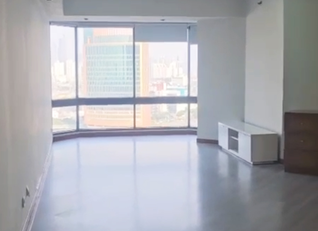 Disewa Semi Furnished, Taman Anggrek Condominium, 2 Bed, Middle Floor
