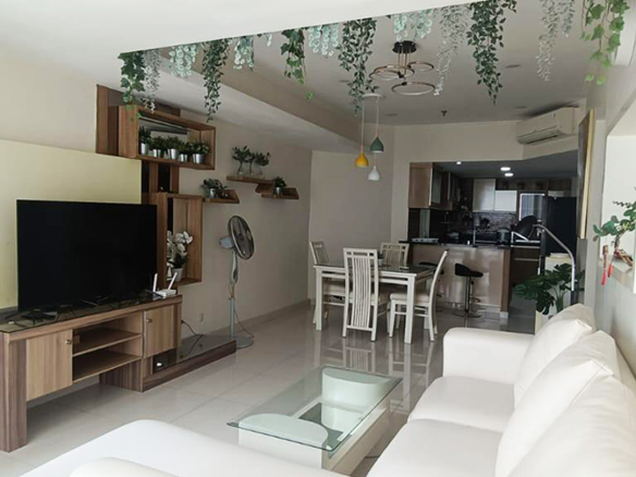 Disewa Taman Anggrek Condominium Fully Furnished, 2 Bedroom, High Floor