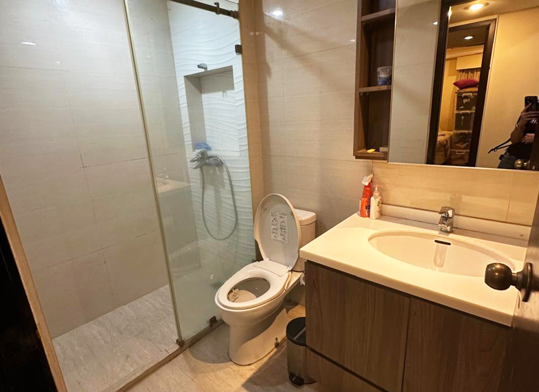 Dijual Semi Furnished Taman Anggrek Condominium, 2 Bedroom, Lantai Atas