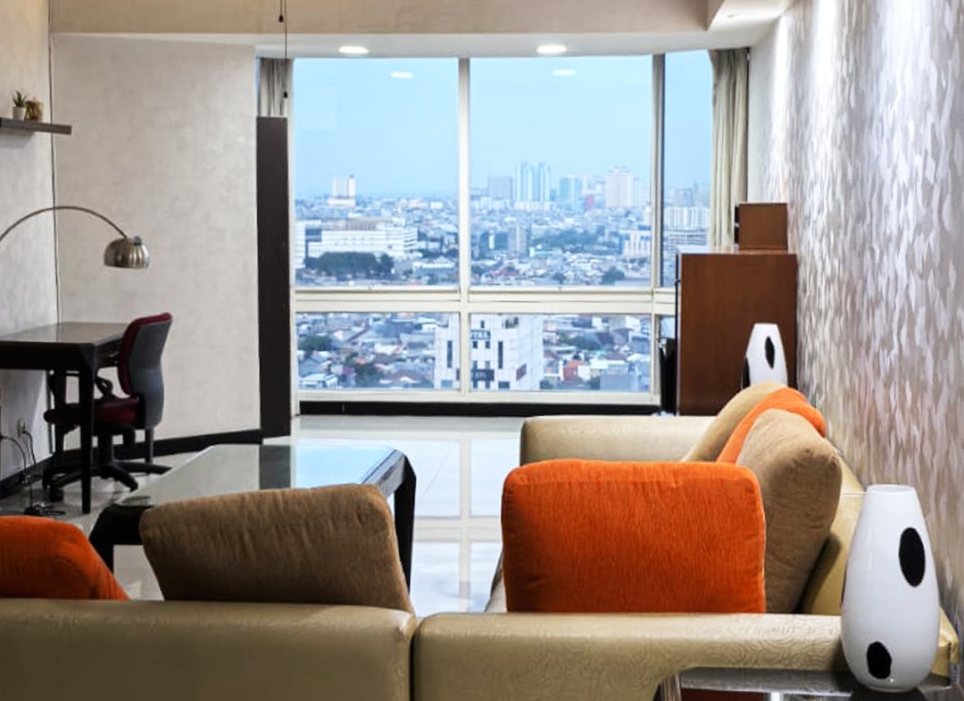 Disewa Taman Anggrek Condominium, Fully Furnished 3 Bedrooms, Middle Floor
