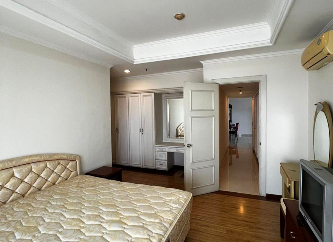 Dijual Apartemen Kedoya Elok 3 Bedroom, Fully Furnished, Jakarta Barat