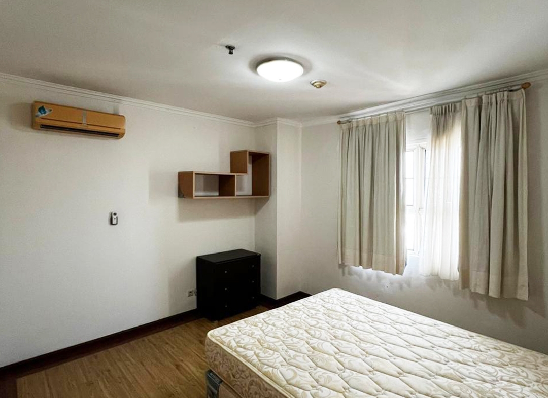 Dijual Apartemen Kedoya Elok 3 Bedroom, Fully Furnished, Jakarta Barat