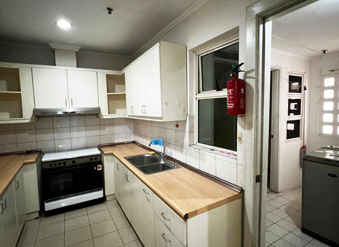 Dijual Apartemen Kedoya Elok 3 Bedroom, Fully Furnished, Jakarta Barat